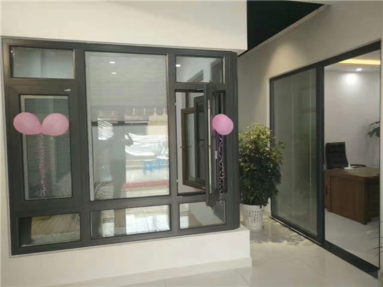  西安金剛網(wǎng)紗窗-店面展示